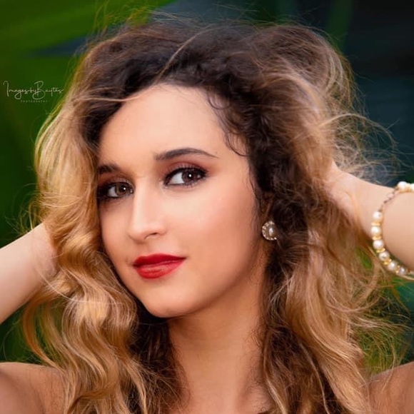 Meet your Posher, Alexandra - Picture 2 of 4